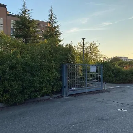 Bologna Luxe Haven Apartamento