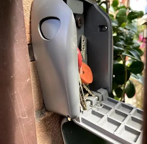 Apartamento Bologna Luxe Haven Casalecchio Di Reno