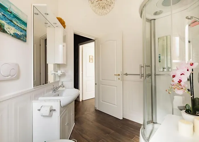 Bologna Luxe Haven Apartamento *