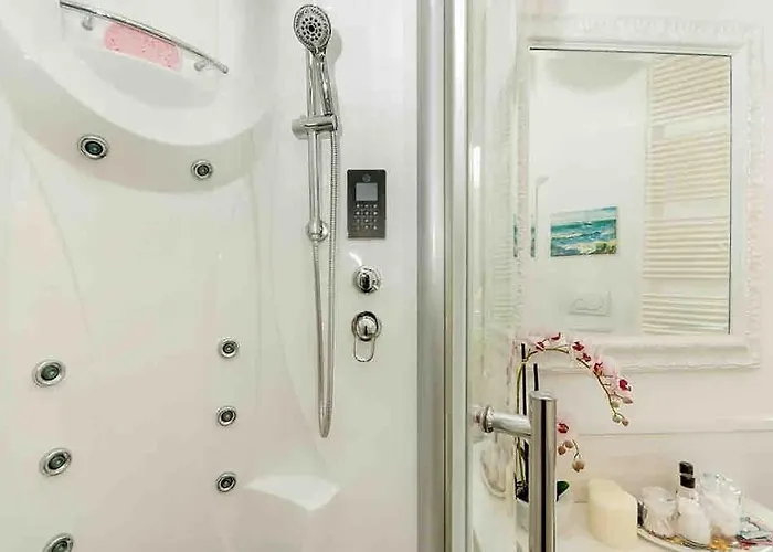 Bologna Luxe Haven *